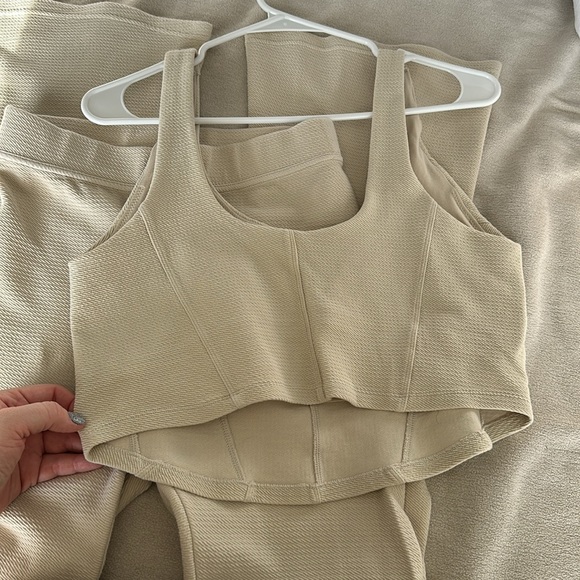 Matching Aeri Set - Picture 2 of 5